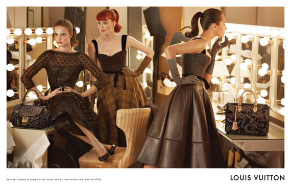 Fauteuil Aan boord houd er rekening mee dat Louis Vuitton in de Bijenkorf | Independent Fashion Daily